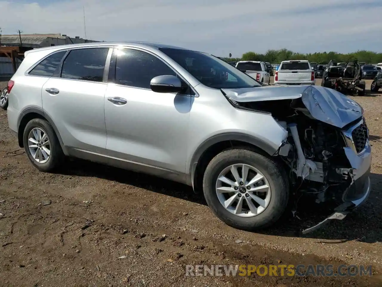 4 Photograph of a damaged car 5XYPG4A33KG508776 KIA SORENTO 2019