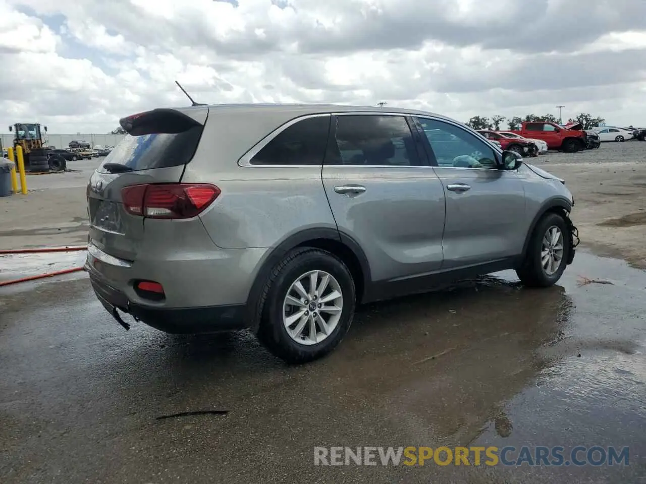 3 Photograph of a damaged car 5XYPG4A33KG509006 KIA SORENTO 2019