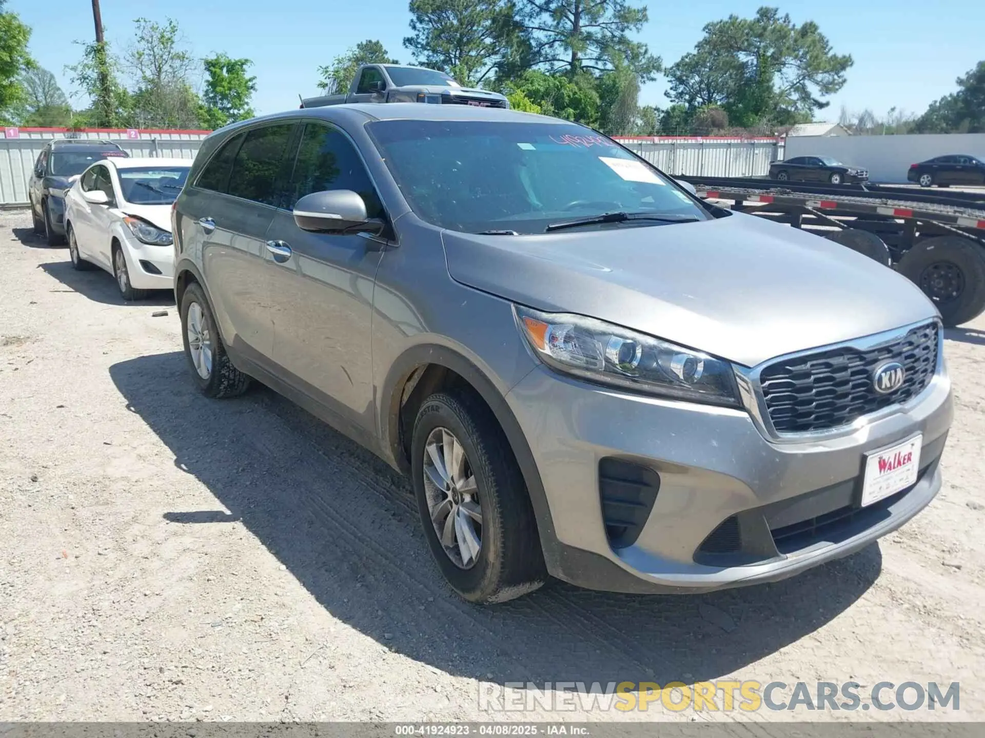 1 Photograph of a damaged car 5XYPG4A33KG512634 KIA SORENTO 2019