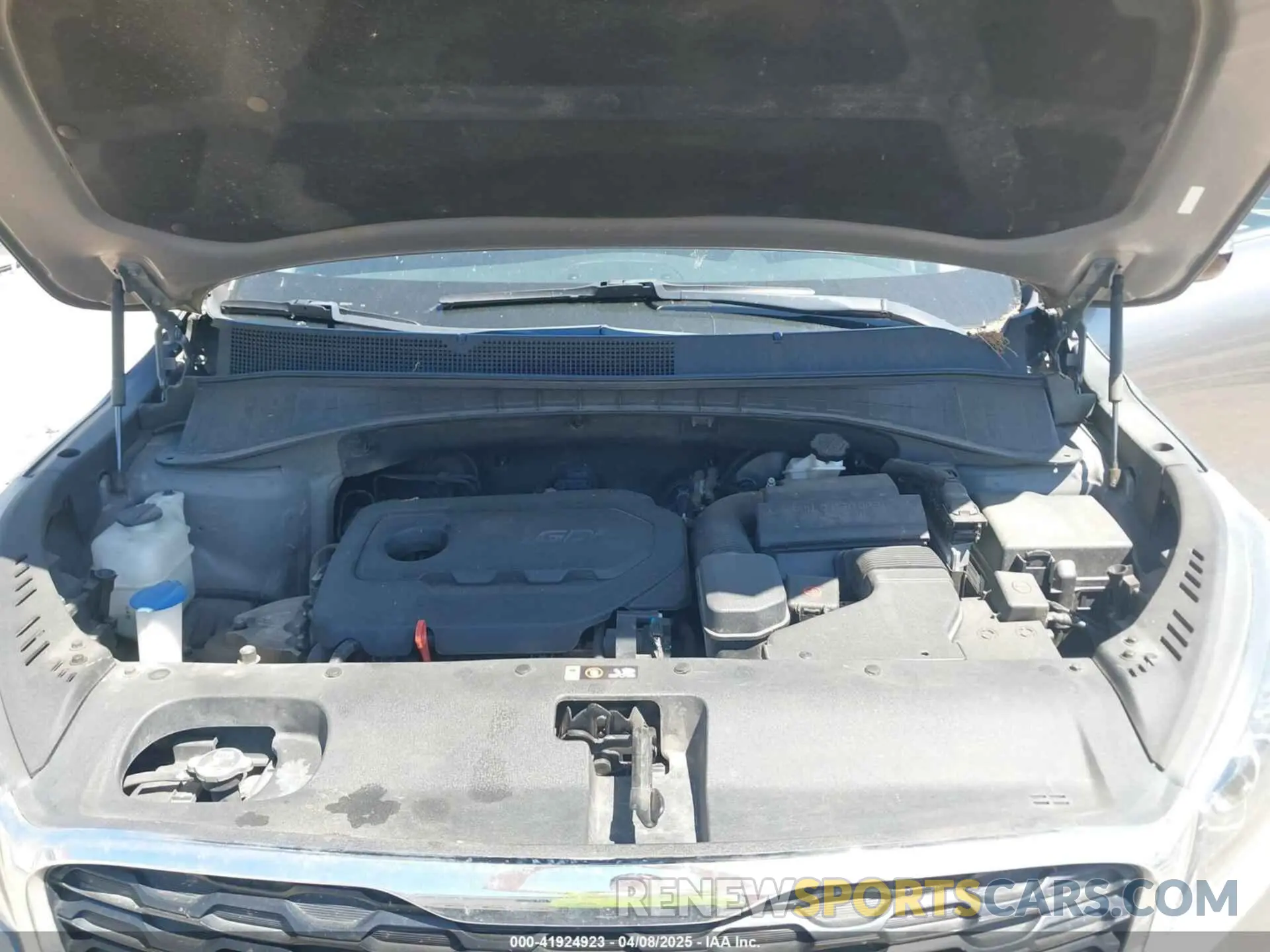 10 Photograph of a damaged car 5XYPG4A33KG512634 KIA SORENTO 2019
