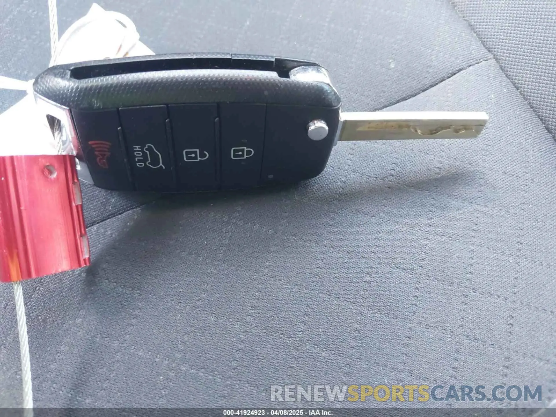 11 Photograph of a damaged car 5XYPG4A33KG512634 KIA SORENTO 2019