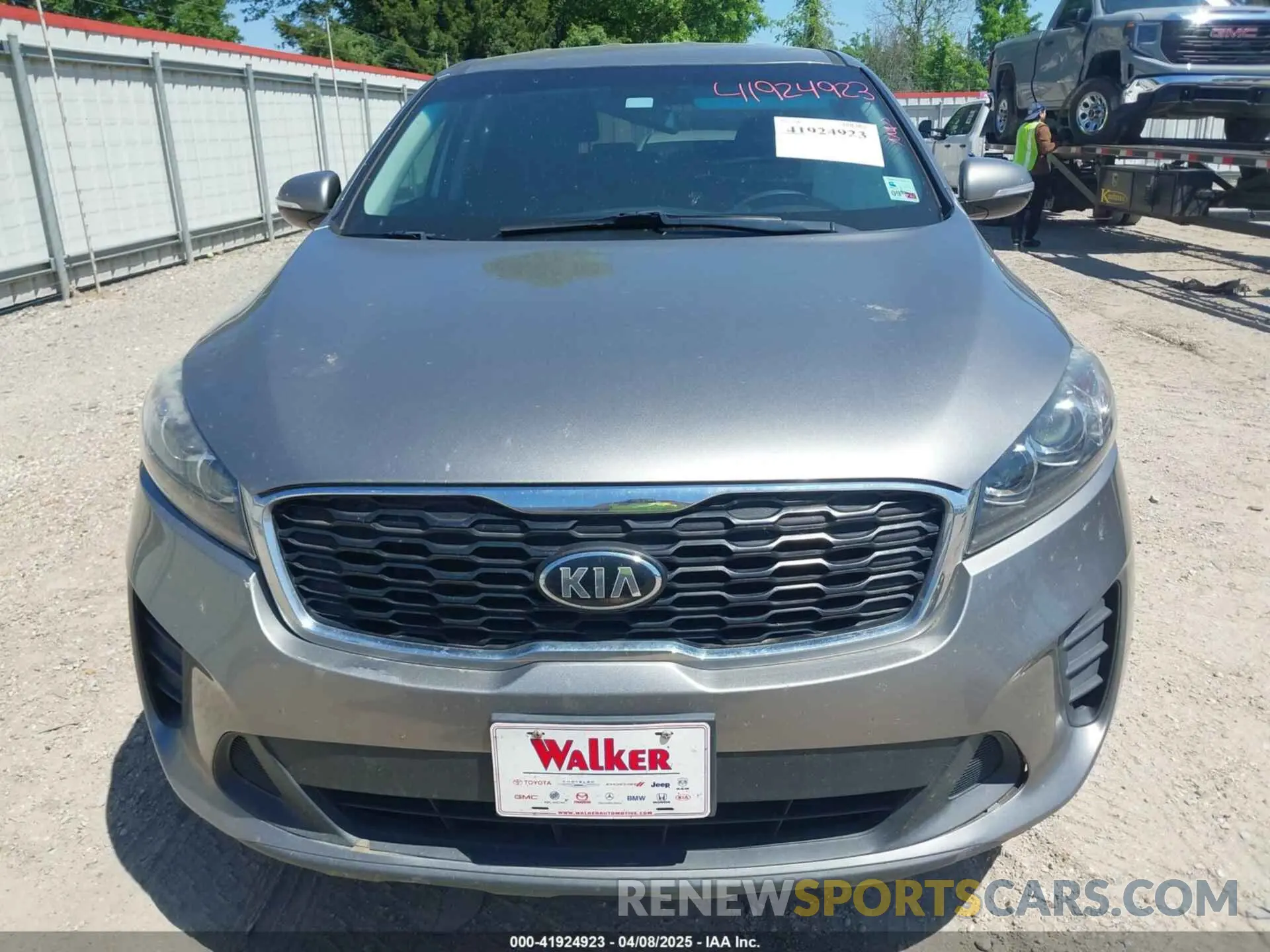 12 Photograph of a damaged car 5XYPG4A33KG512634 KIA SORENTO 2019