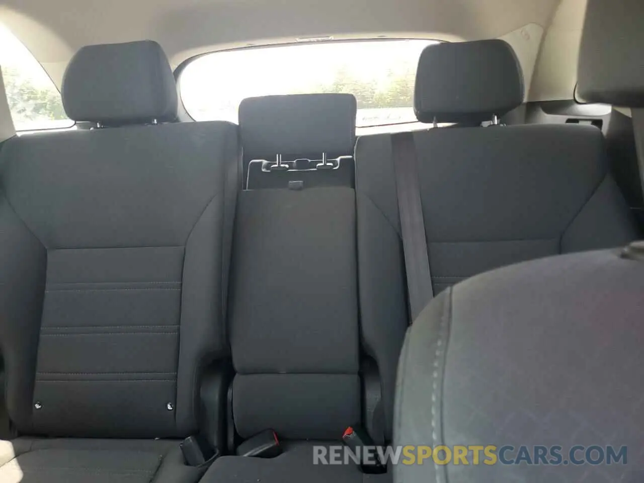 10 Photograph of a damaged car 5XYPG4A33KG515498 KIA SORENTO 2019