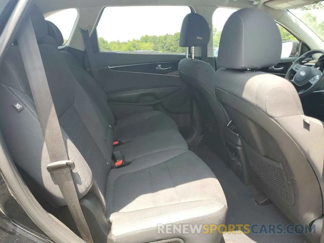 11 Photograph of a damaged car 5XYPG4A33KG515498 KIA SORENTO 2019