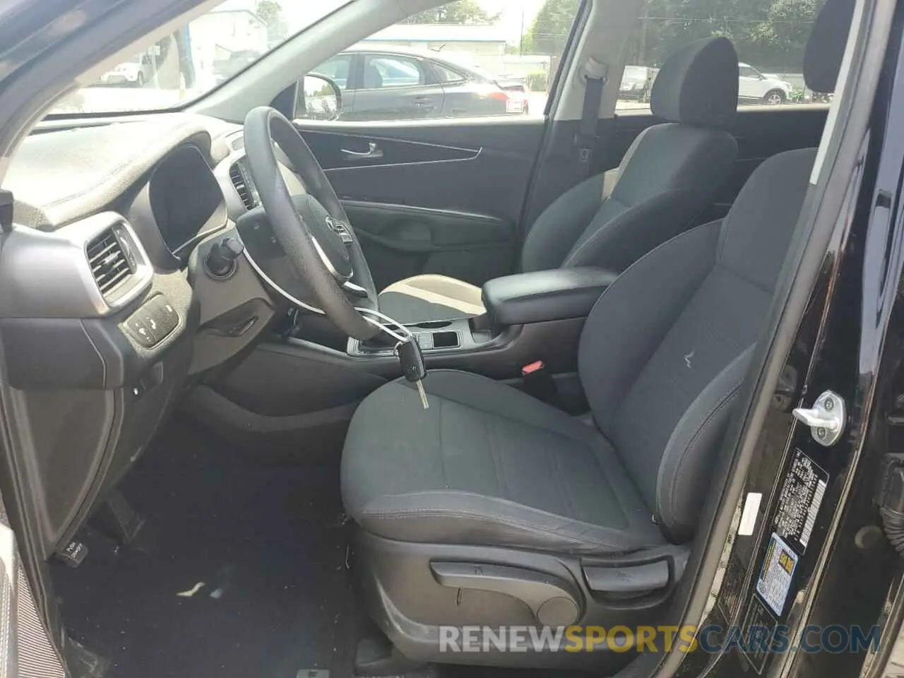 7 Photograph of a damaged car 5XYPG4A33KG515498 KIA SORENTO 2019