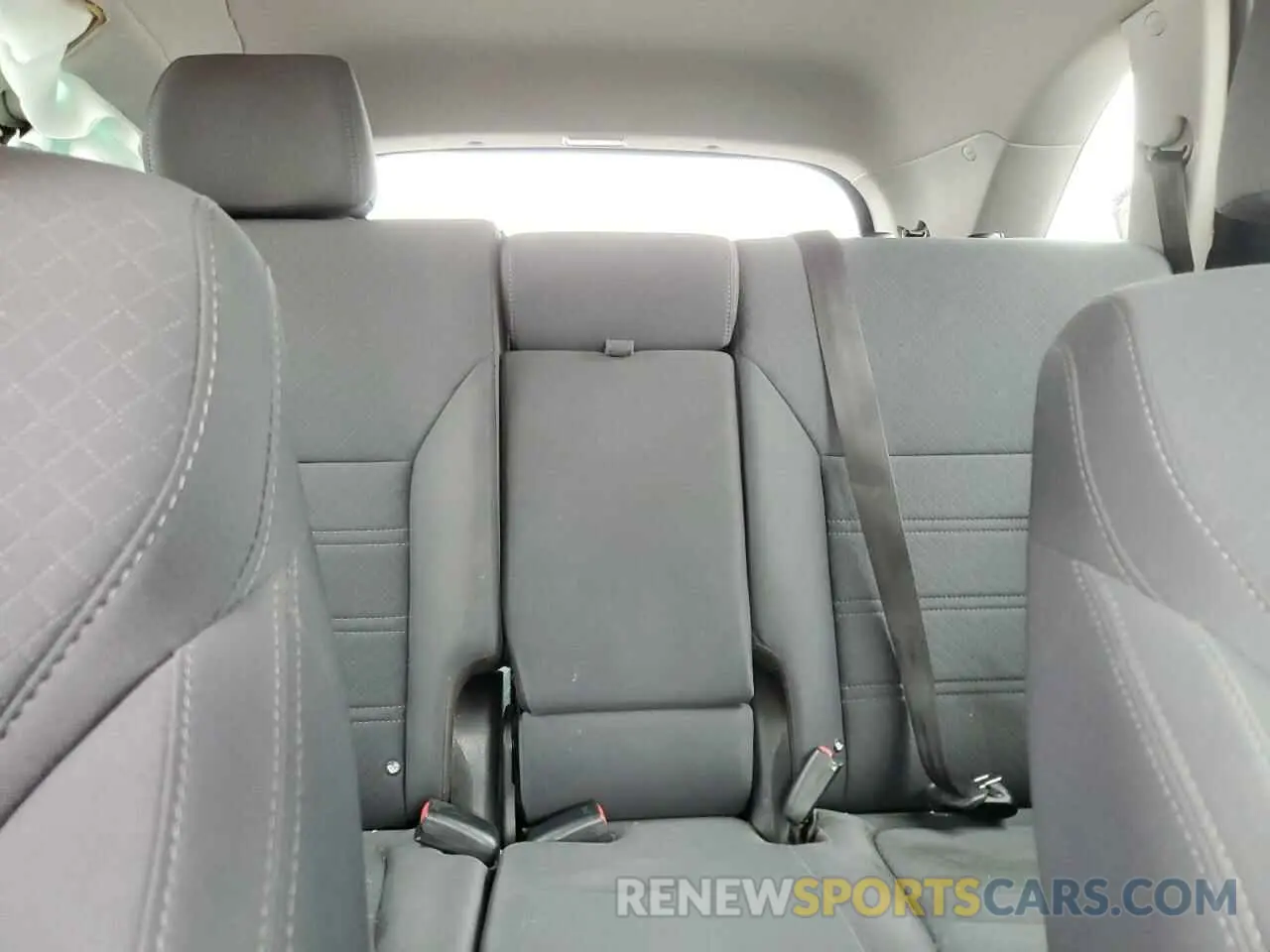 10 Photograph of a damaged car 5XYPG4A33KG523813 KIA SORENTO 2019