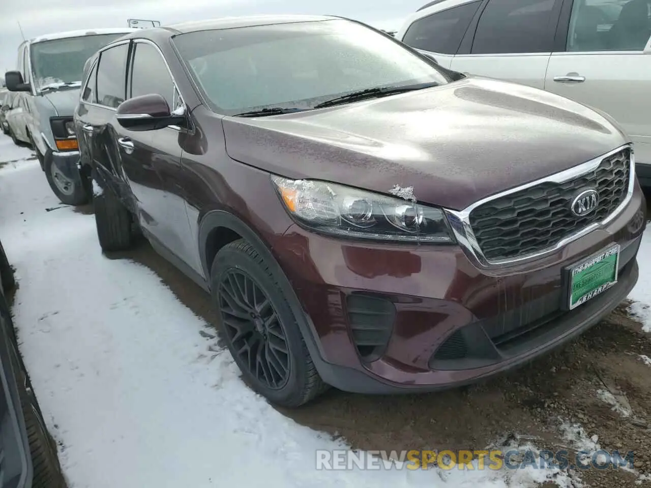 4 Photograph of a damaged car 5XYPG4A33KG523813 KIA SORENTO 2019
