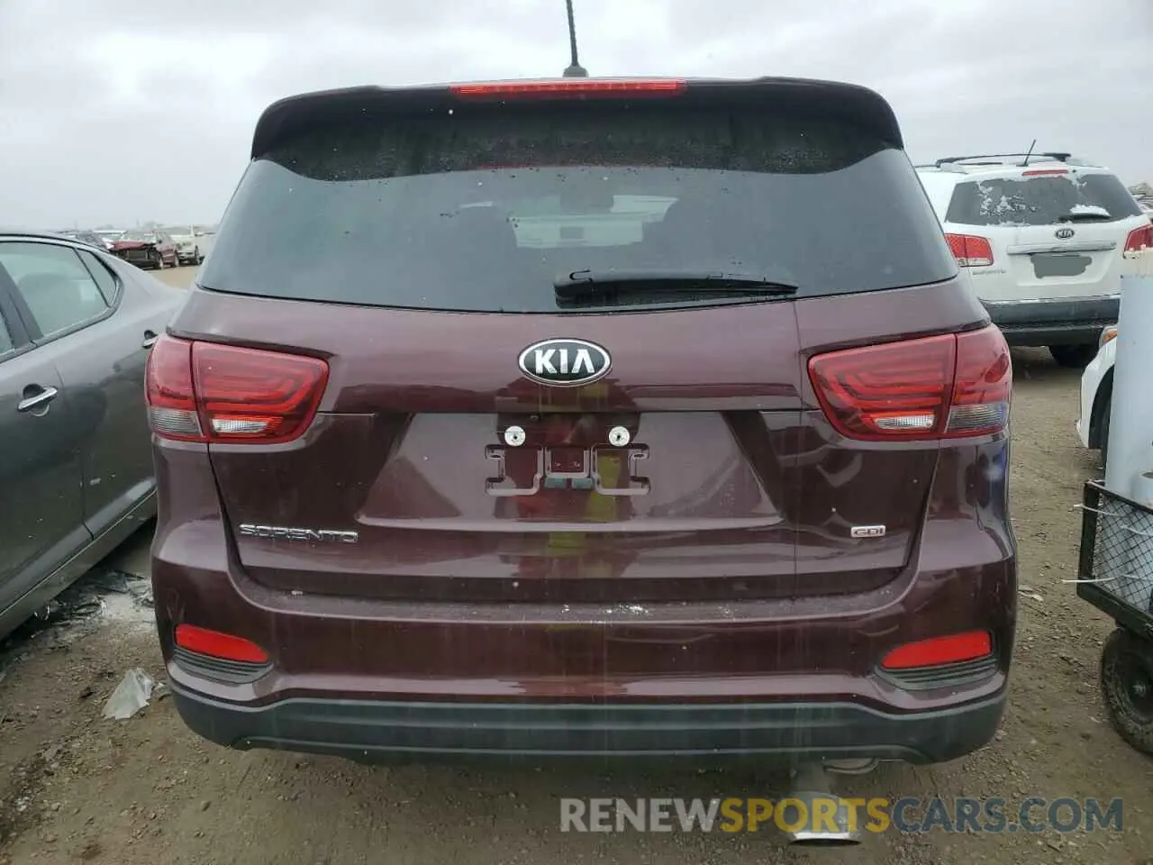 6 Photograph of a damaged car 5XYPG4A33KG523813 KIA SORENTO 2019