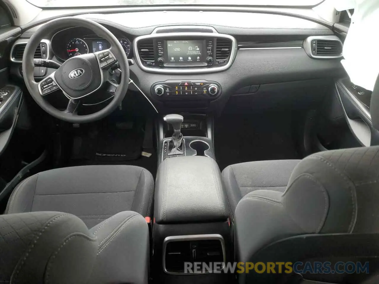 8 Photograph of a damaged car 5XYPG4A33KG523813 KIA SORENTO 2019