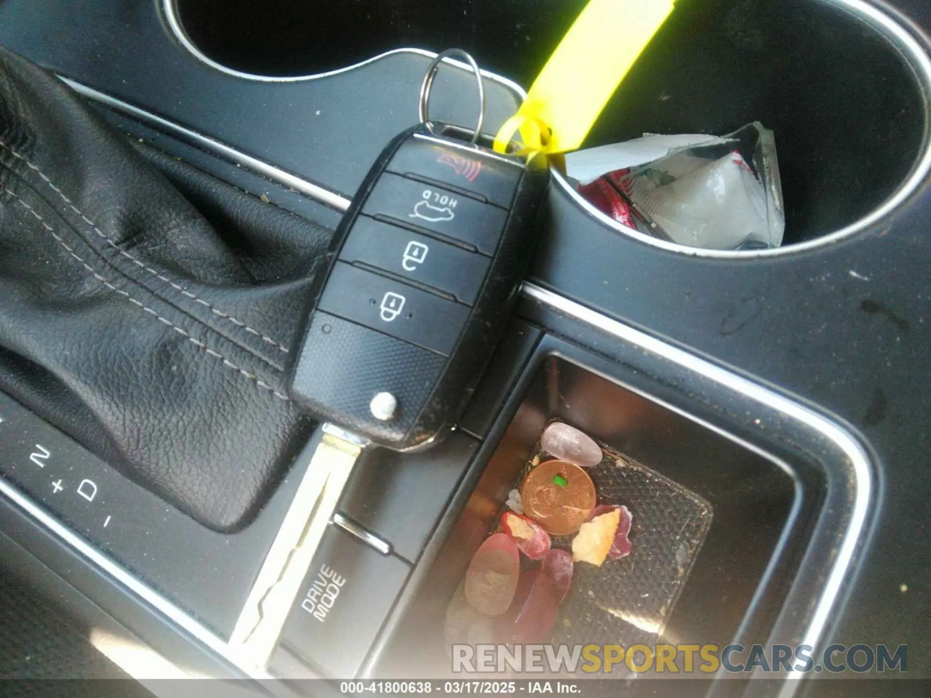11 Photograph of a damaged car 5XYPG4A33KG538926 KIA SORENTO 2019