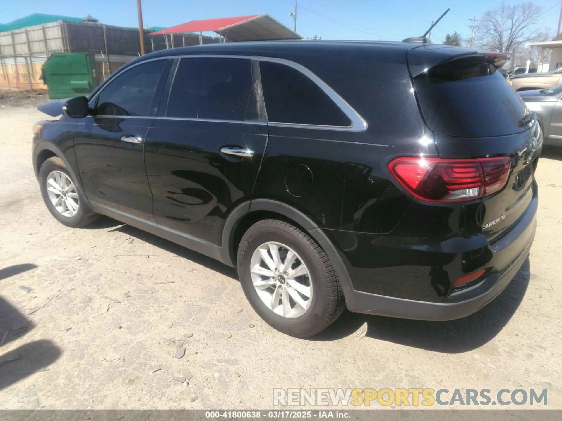 3 Photograph of a damaged car 5XYPG4A33KG538926 KIA SORENTO 2019