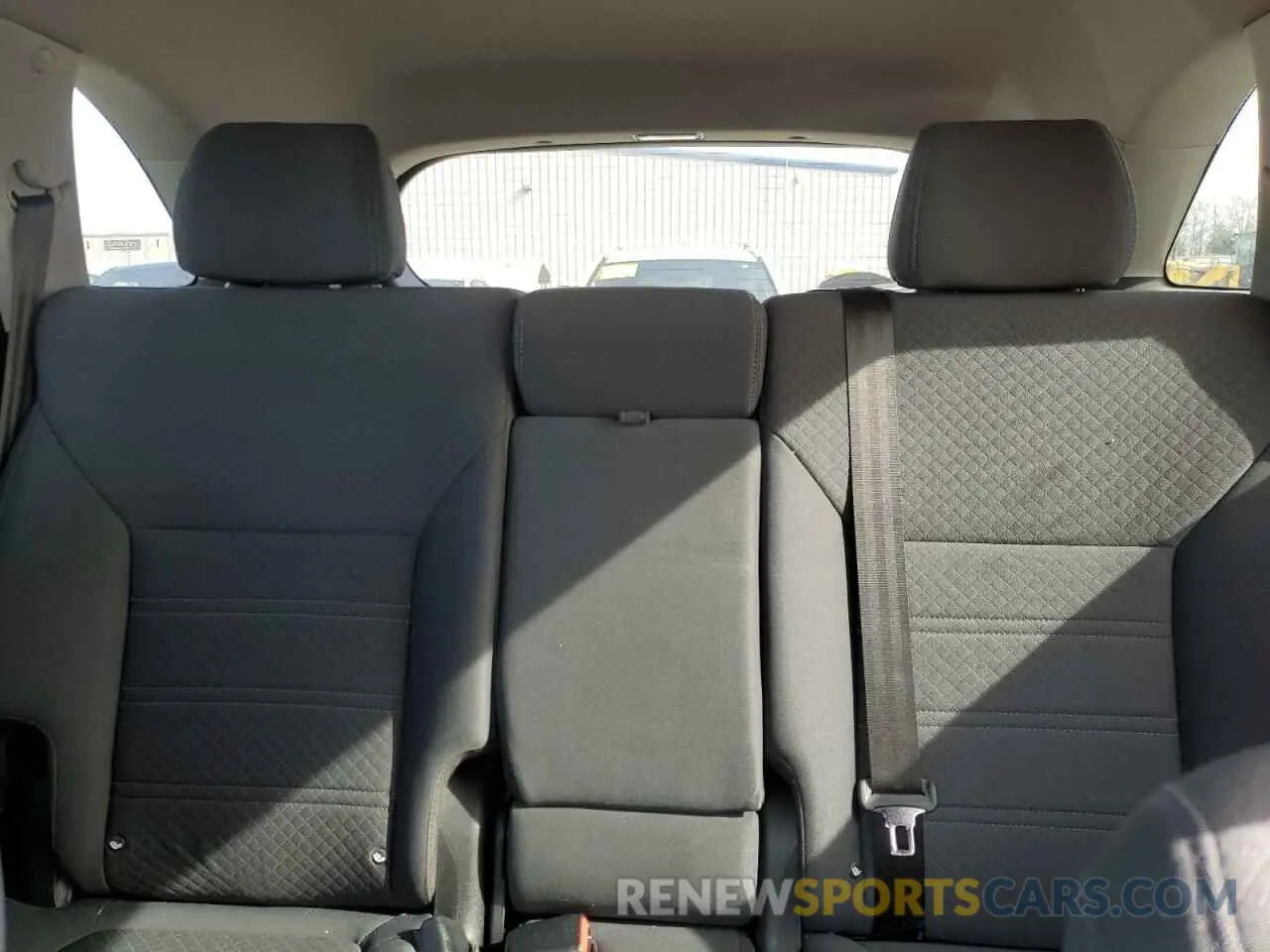 10 Photograph of a damaged car 5XYPG4A33KG550753 KIA SORENTO 2019