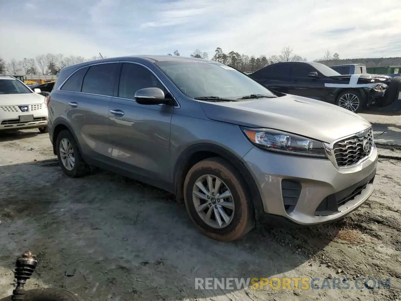 4 Photograph of a damaged car 5XYPG4A33KG550753 KIA SORENTO 2019