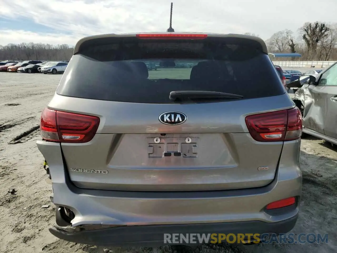 6 Photograph of a damaged car 5XYPG4A33KG550753 KIA SORENTO 2019