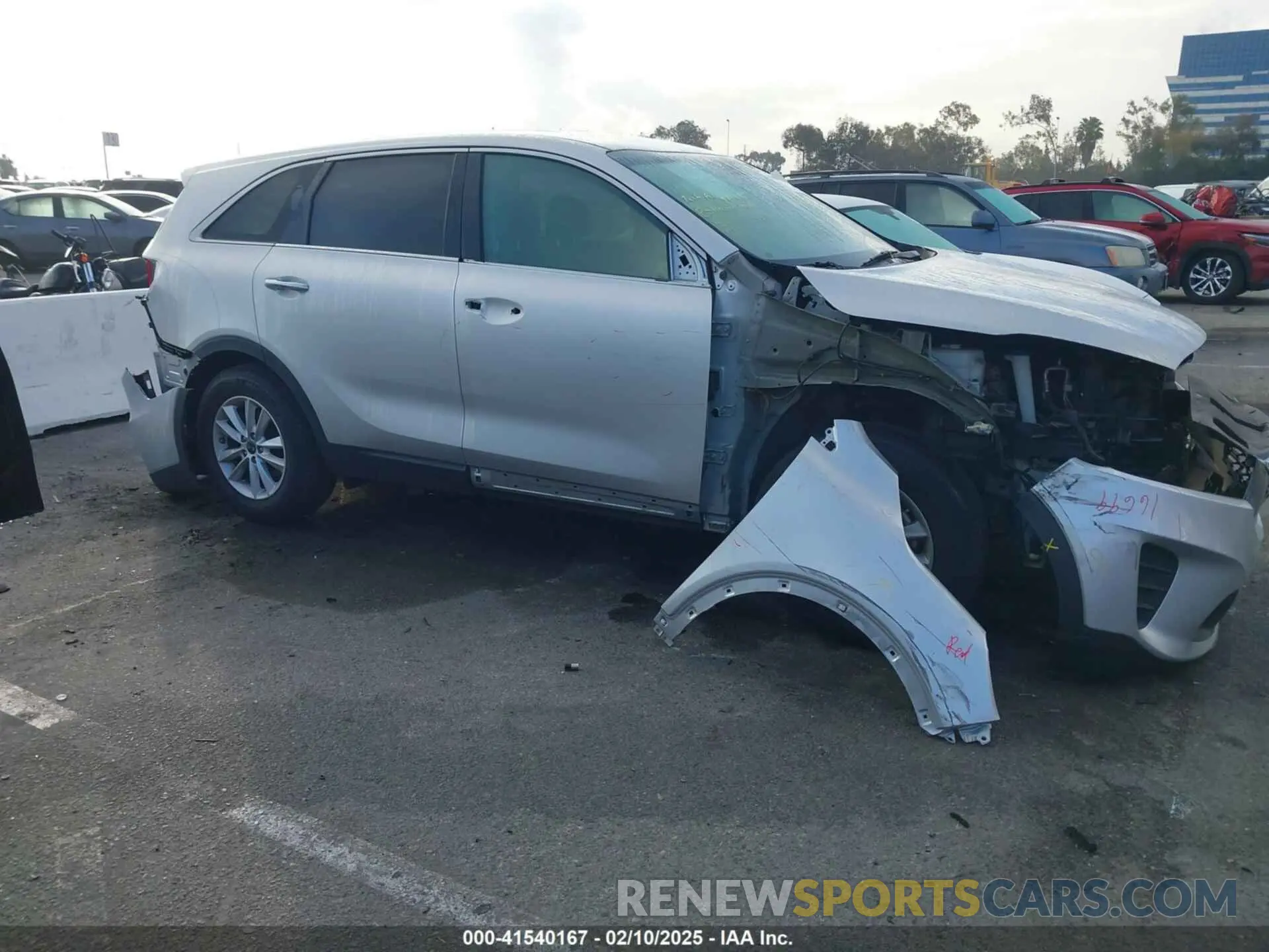 13 Photograph of a damaged car 5XYPG4A33KG575023 KIA SORENTO 2019