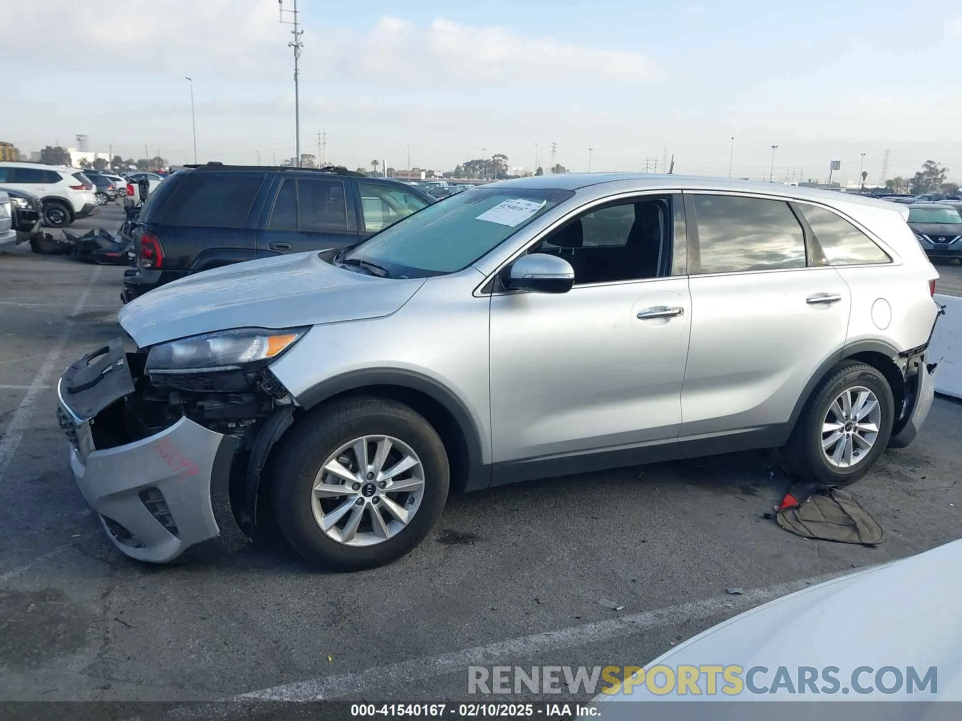 14 Photograph of a damaged car 5XYPG4A33KG575023 KIA SORENTO 2019