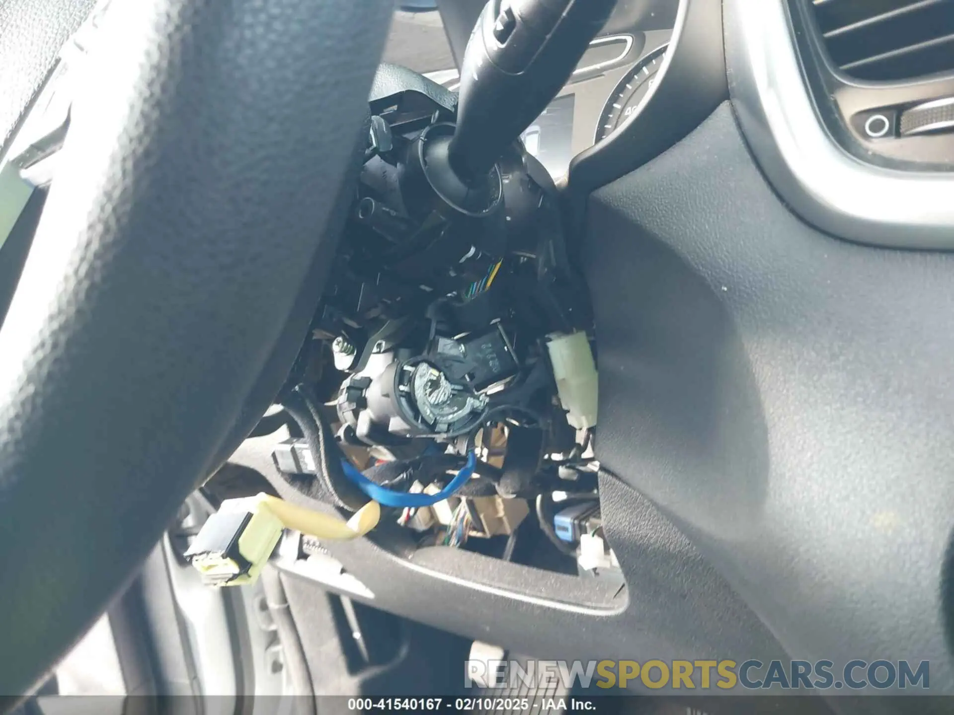 6 Photograph of a damaged car 5XYPG4A33KG575023 KIA SORENTO 2019