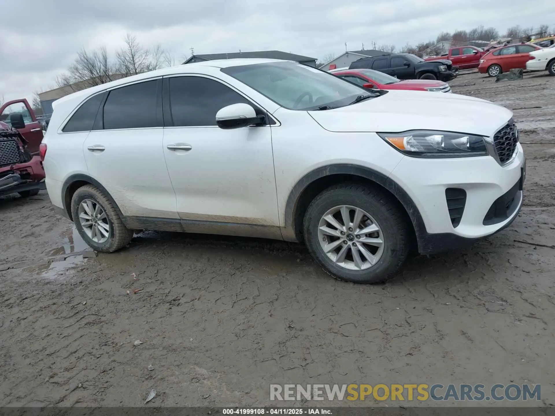 13 Photograph of a damaged car 5XYPG4A33KG575622 KIA SORENTO 2019