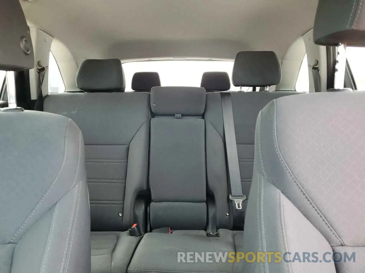 10 Photograph of a damaged car 5XYPG4A33KG579590 KIA SORENTO 2019