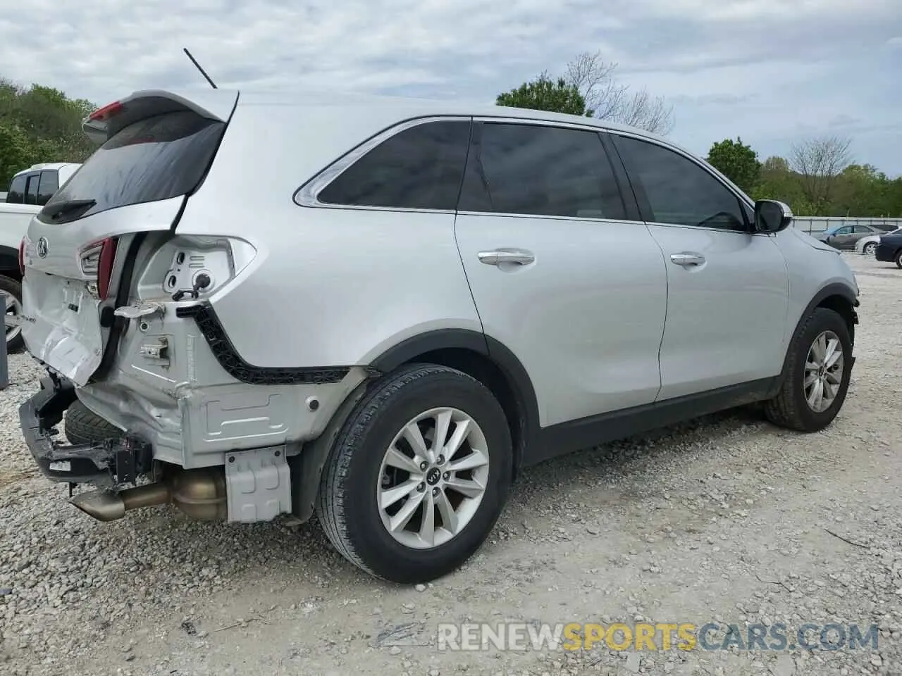 3 Photograph of a damaged car 5XYPG4A33KG579590 KIA SORENTO 2019