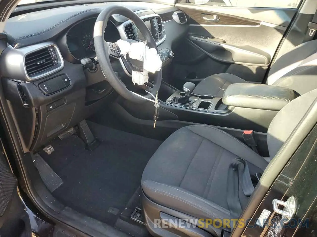 7 Photograph of a damaged car 5XYPG4A33KG580626 KIA SORENTO 2019
