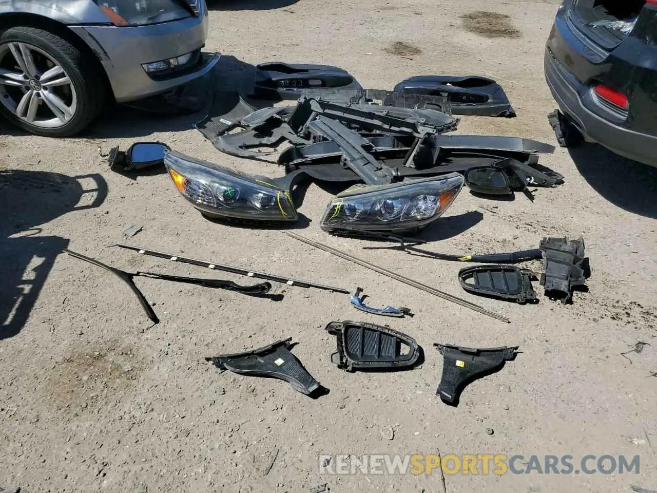 12 Photograph of a damaged car 5XYPG4A33KG582537 KIA SORENTO 2019