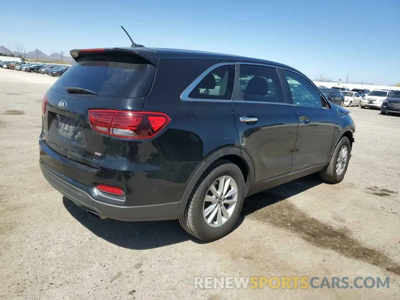 3 Photograph of a damaged car 5XYPG4A33KG582537 KIA SORENTO 2019