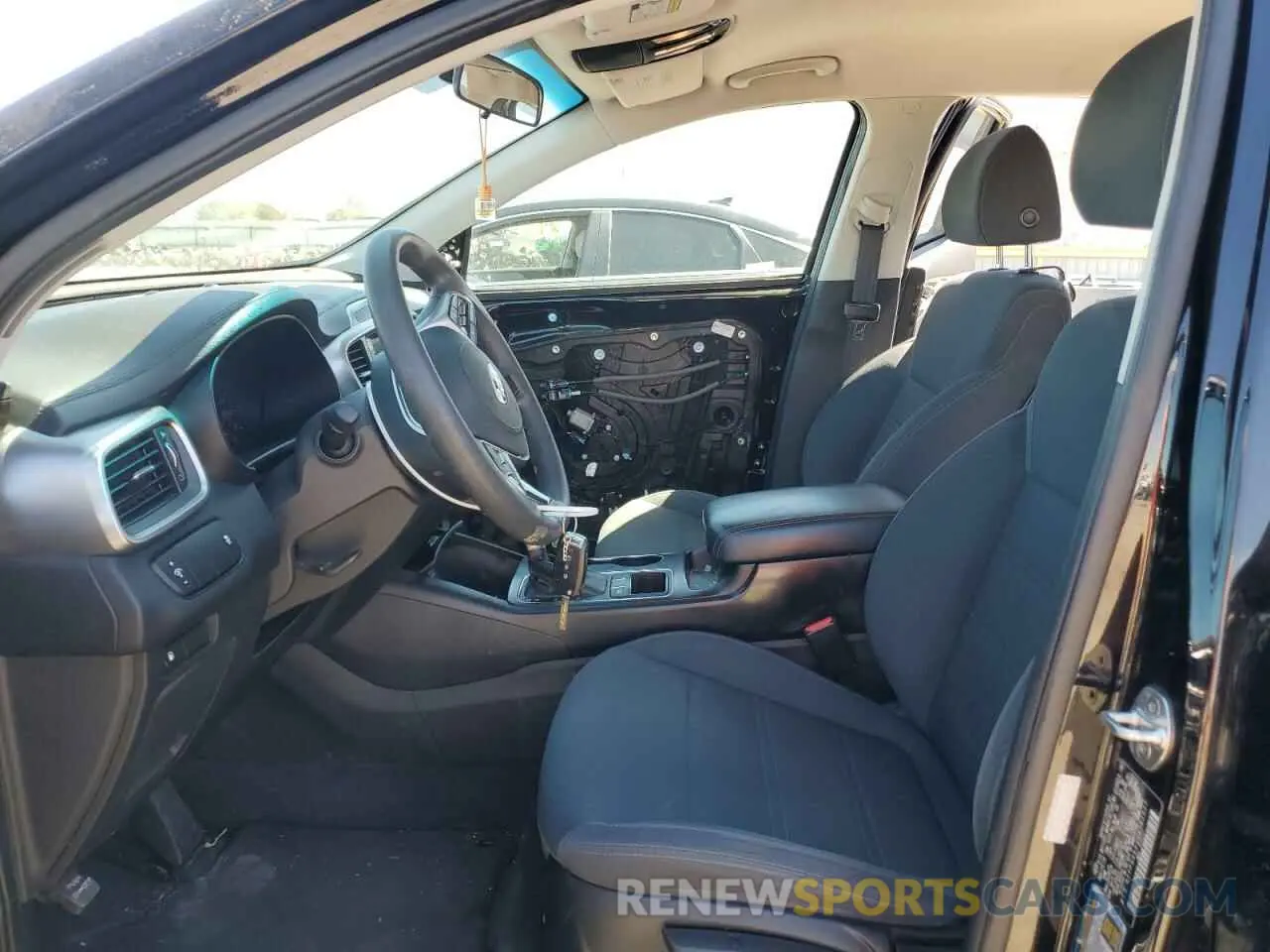 7 Photograph of a damaged car 5XYPG4A33KG582537 KIA SORENTO 2019