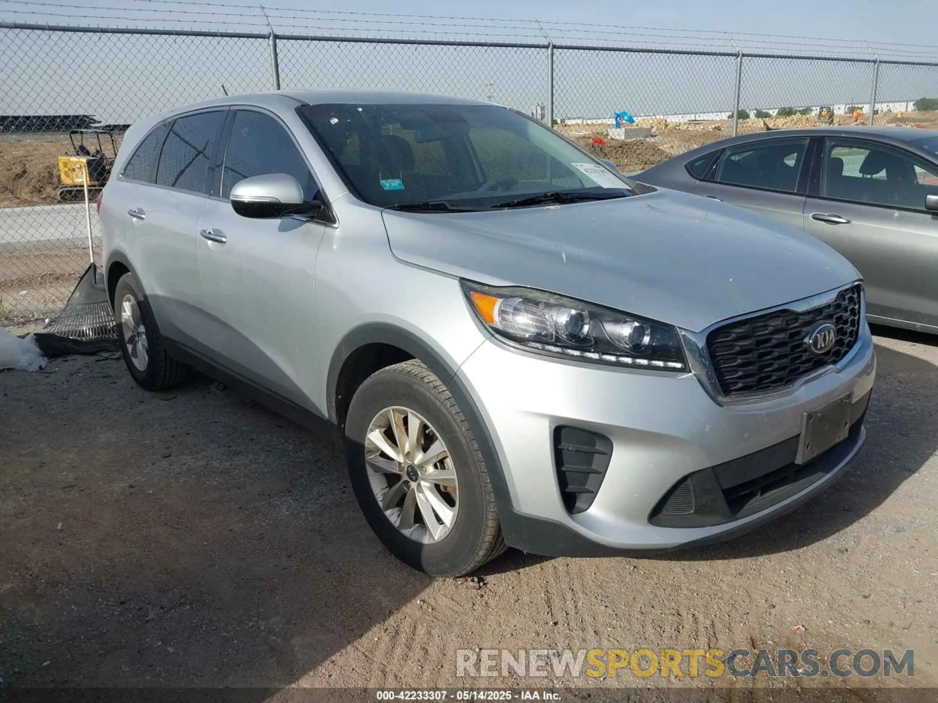 1 Photograph of a damaged car 5XYPG4A33KG582599 KIA SORENTO 2019