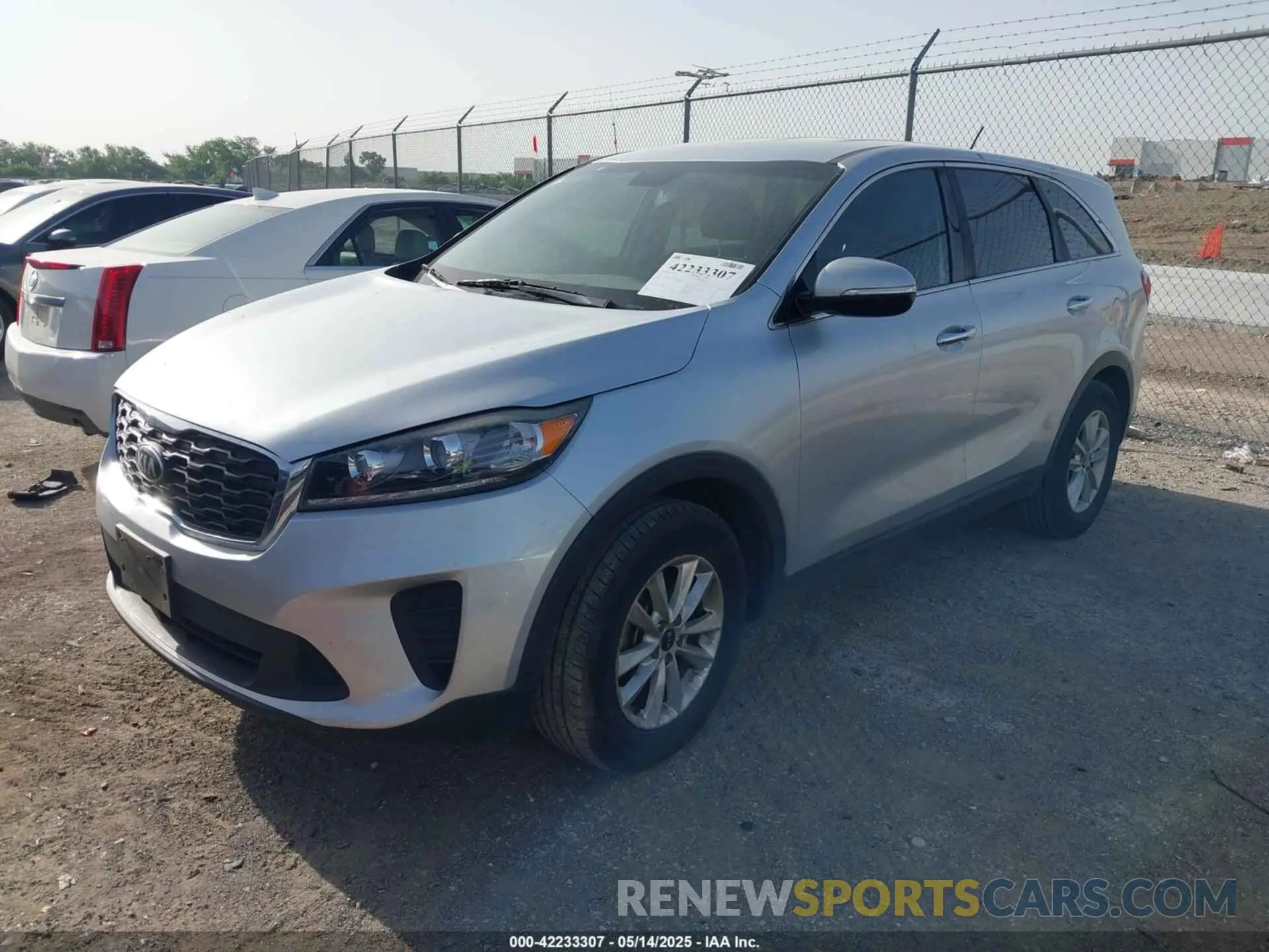 2 Photograph of a damaged car 5XYPG4A33KG582599 KIA SORENTO 2019
