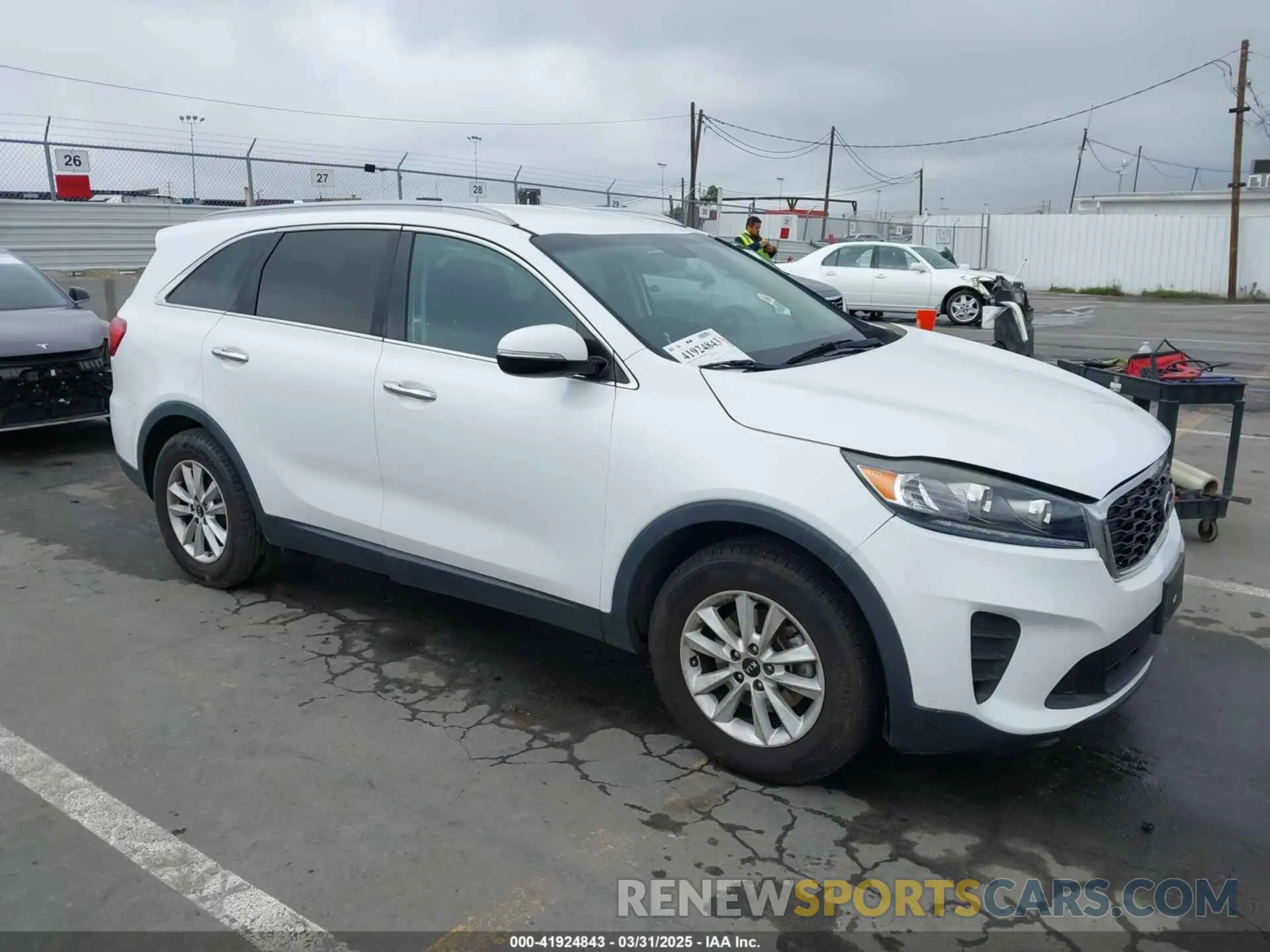 1 Photograph of a damaged car 5XYPG4A34KG465212 KIA SORENTO 2019