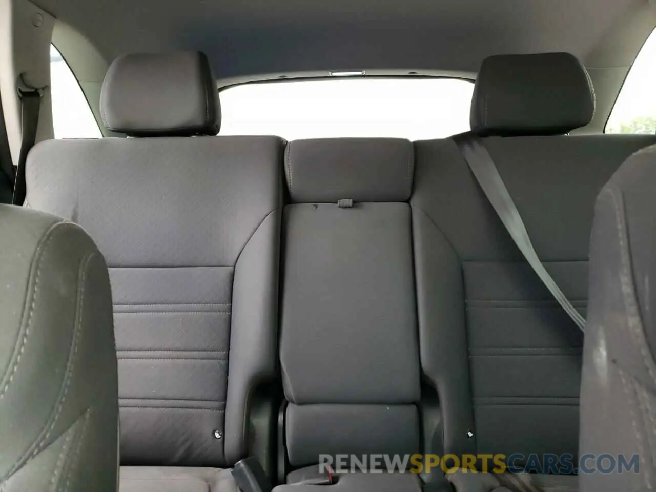 10 Photograph of a damaged car 5XYPG4A34KG500069 KIA SORENTO 2019