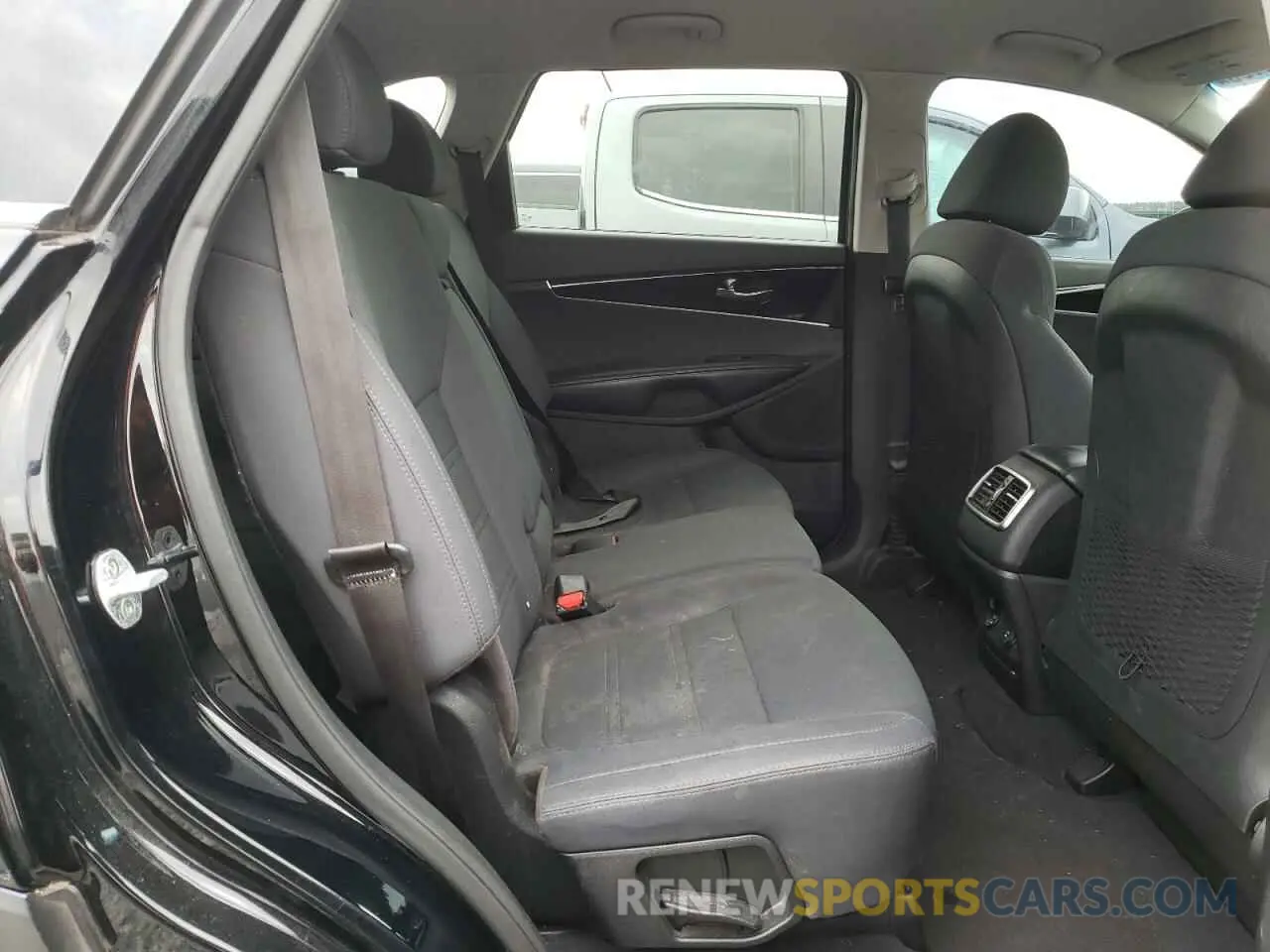 11 Photograph of a damaged car 5XYPG4A34KG500069 KIA SORENTO 2019