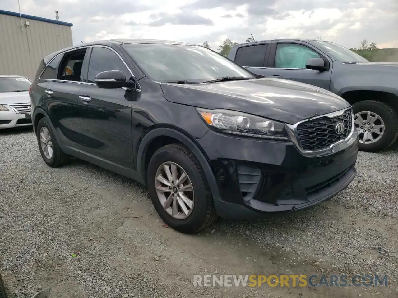 4 Photograph of a damaged car 5XYPG4A34KG500069 KIA SORENTO 2019
