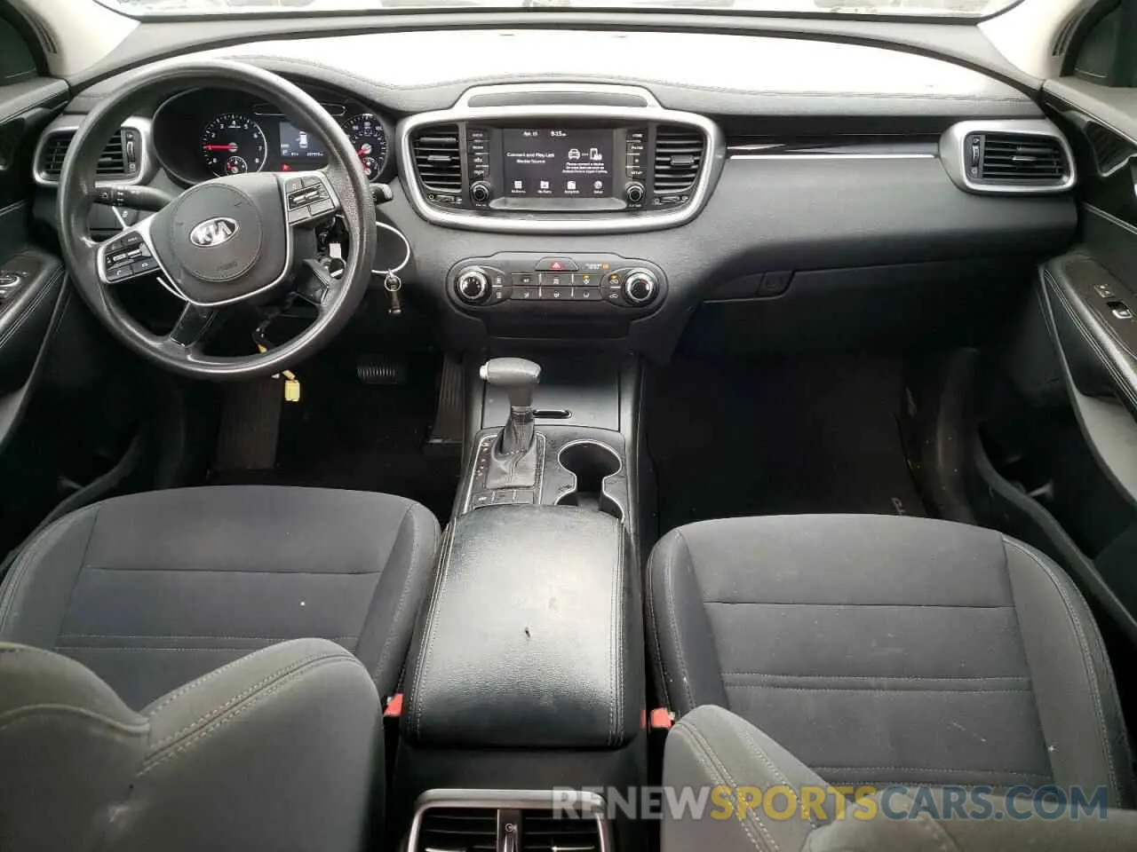 8 Photograph of a damaged car 5XYPG4A34KG500069 KIA SORENTO 2019