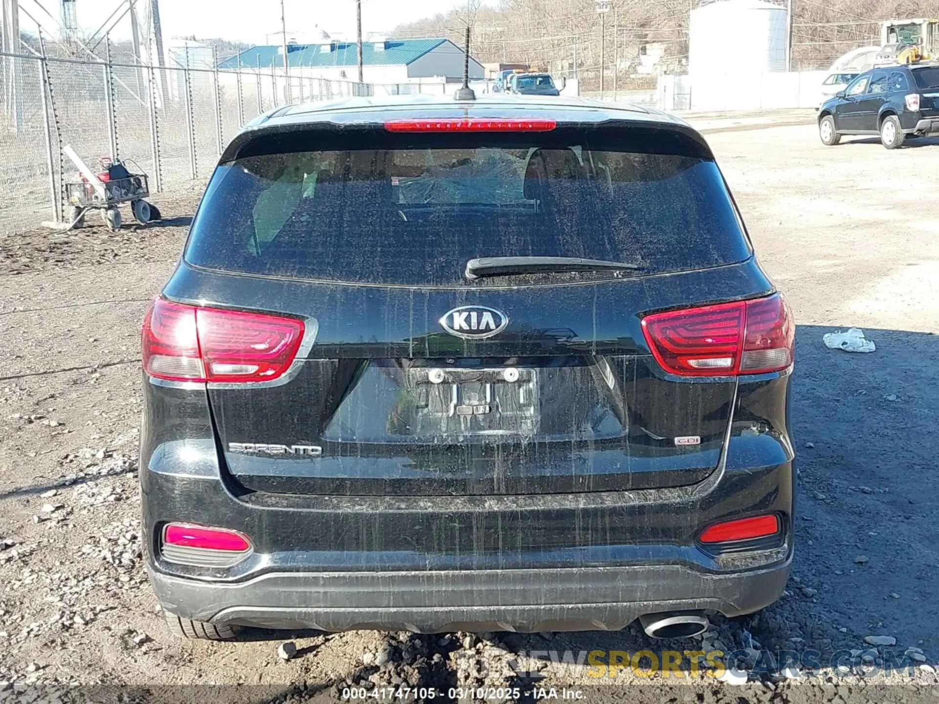 16 Photograph of a damaged car 5XYPG4A34KG509144 KIA SORENTO 2019