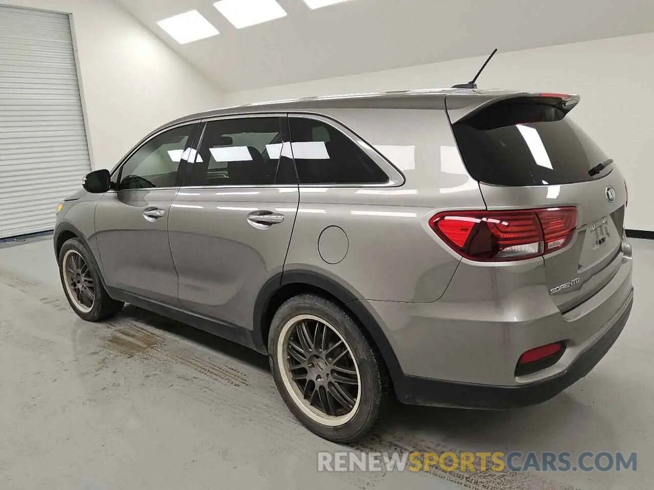 2 Photograph of a damaged car 5XYPG4A34KG531645 KIA SORENTO 2019