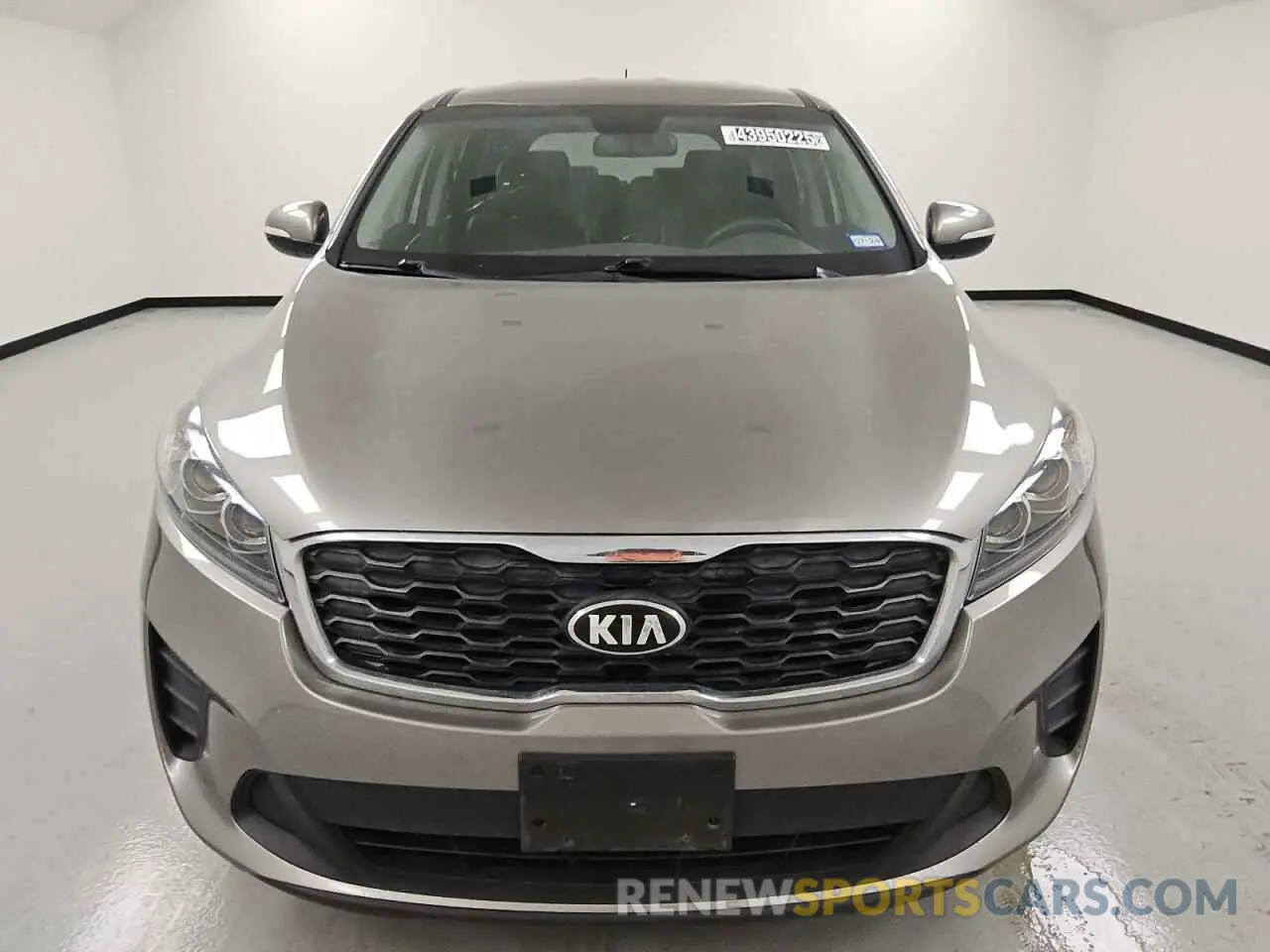 5 Photograph of a damaged car 5XYPG4A34KG531645 KIA SORENTO 2019