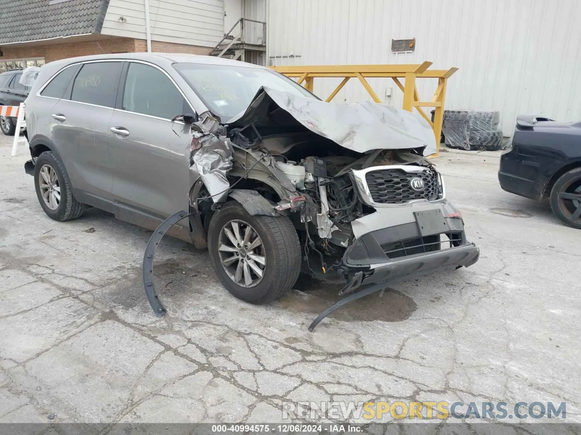 1 Photograph of a damaged car 5XYPG4A34KG534299 KIA SORENTO 2019