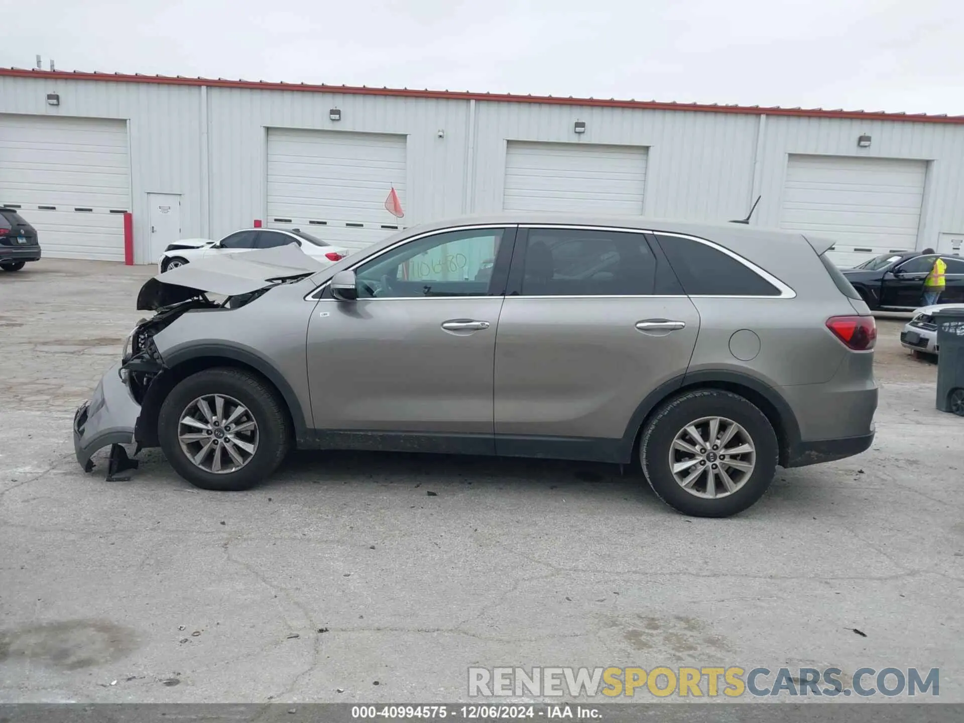 13 Photograph of a damaged car 5XYPG4A34KG534299 KIA SORENTO 2019