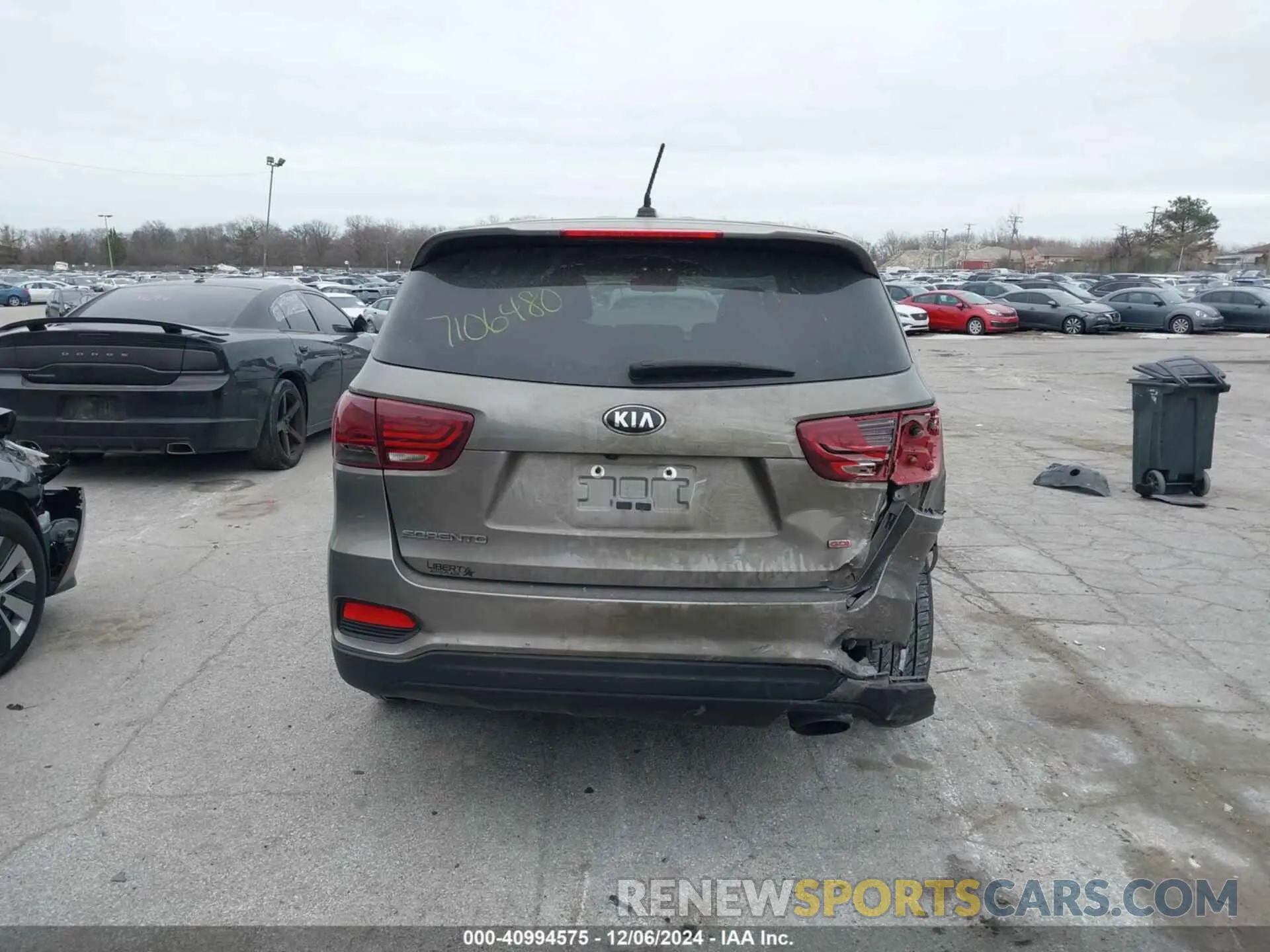 15 Photograph of a damaged car 5XYPG4A34KG534299 KIA SORENTO 2019
