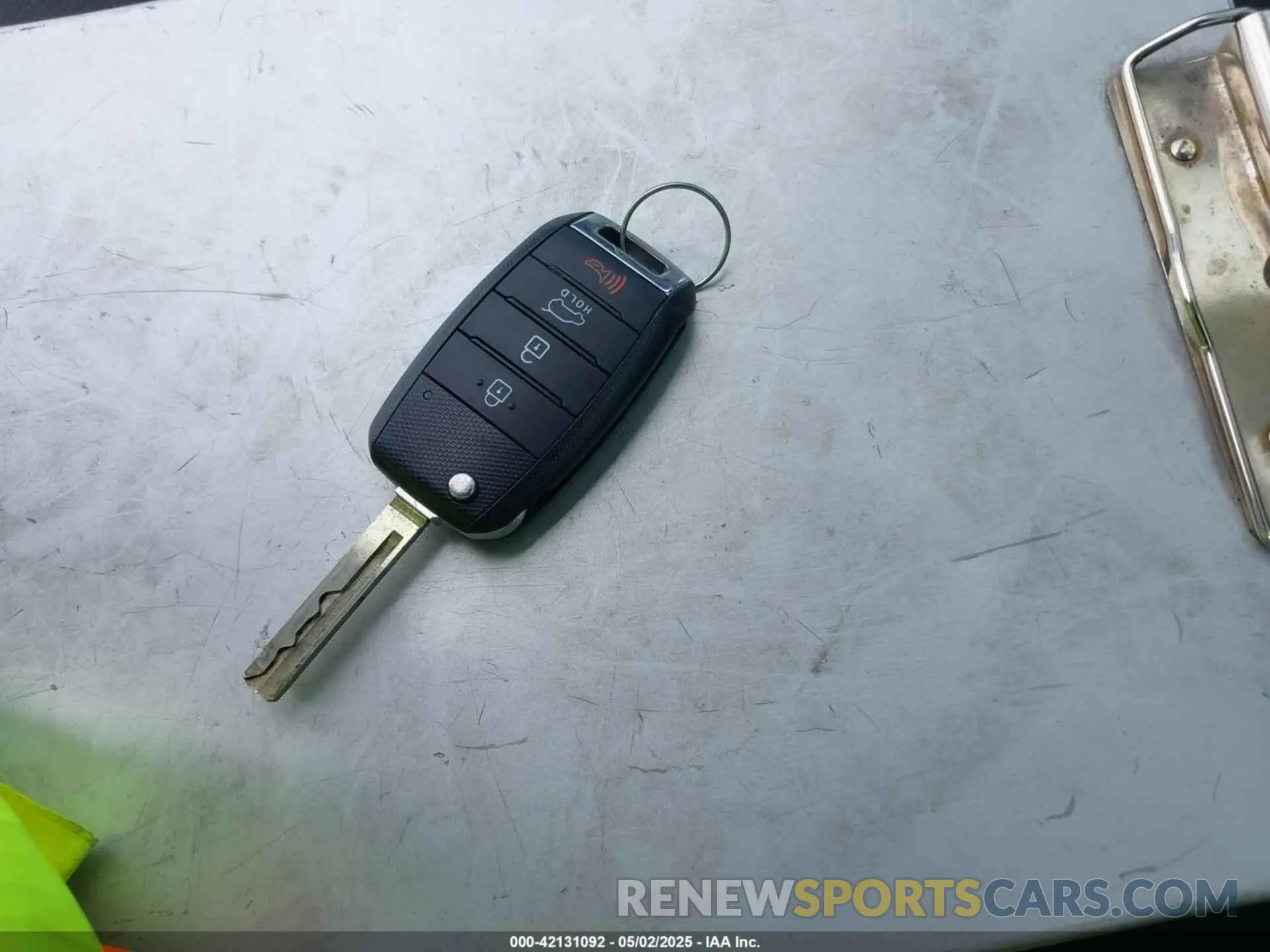 11 Photograph of a damaged car 5XYPG4A34KG538689 KIA SORENTO 2019