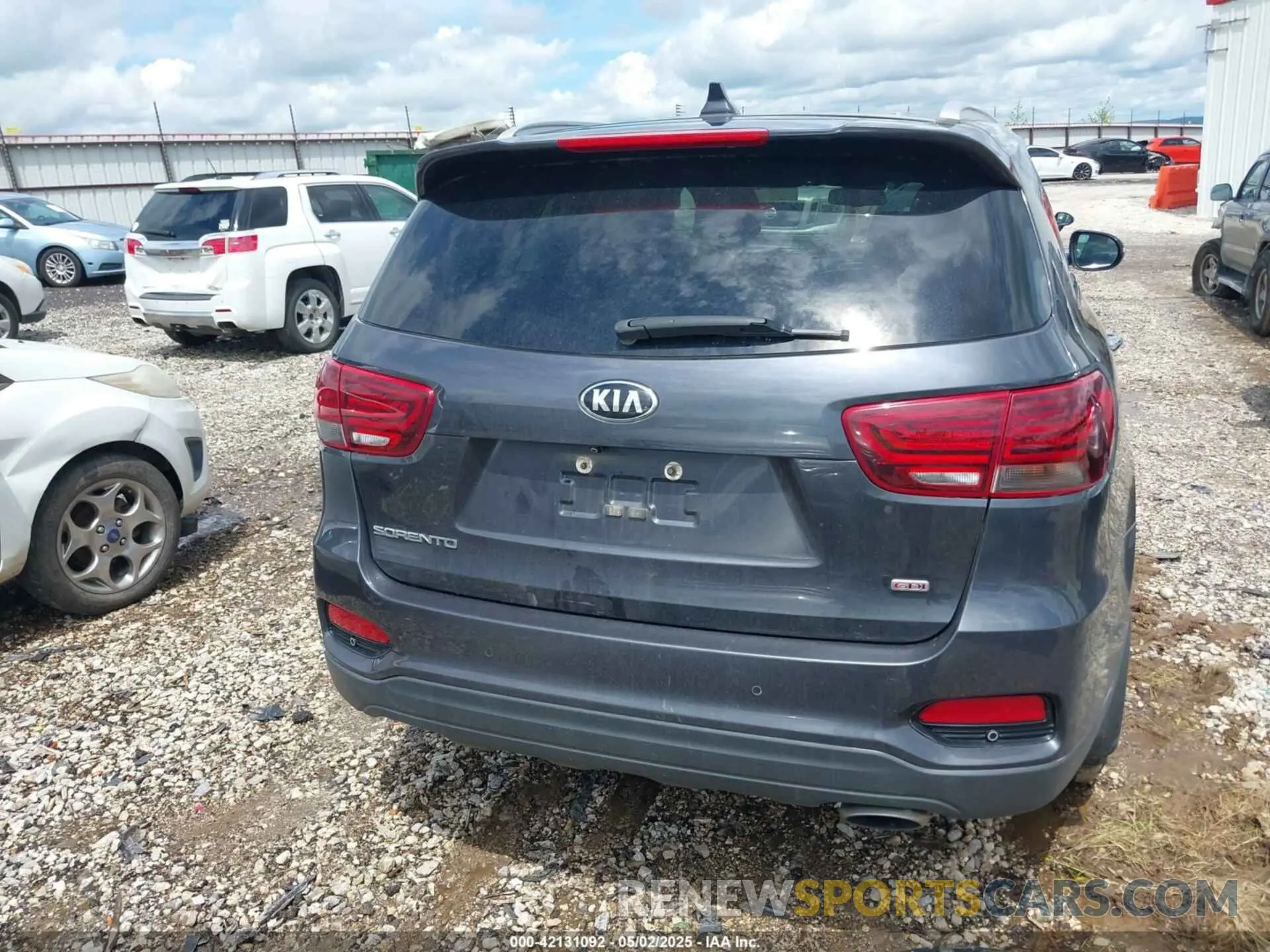 16 Photograph of a damaged car 5XYPG4A34KG538689 KIA SORENTO 2019