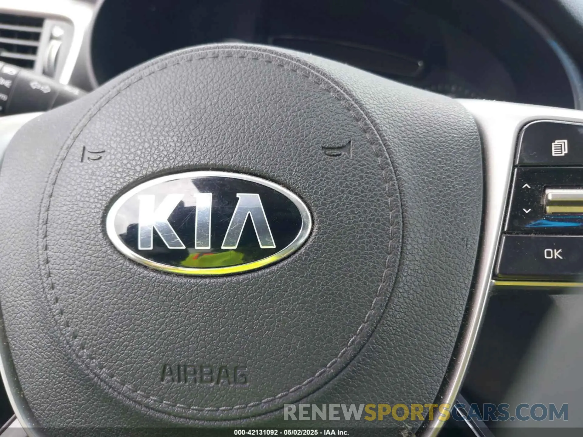6 Photograph of a damaged car 5XYPG4A34KG538689 KIA SORENTO 2019