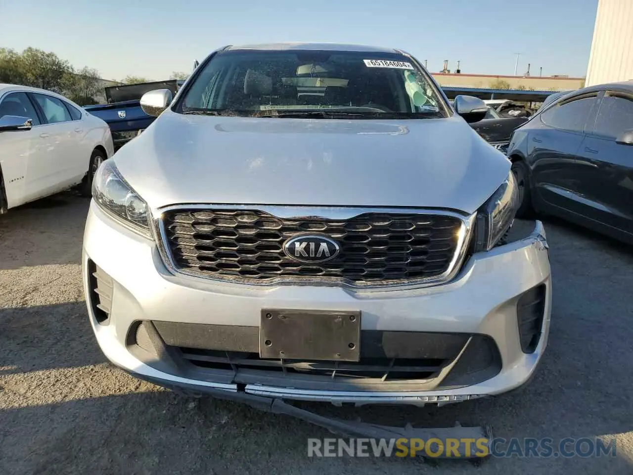 5 Photograph of a damaged car 5XYPG4A34KG566802 KIA SORENTO 2019