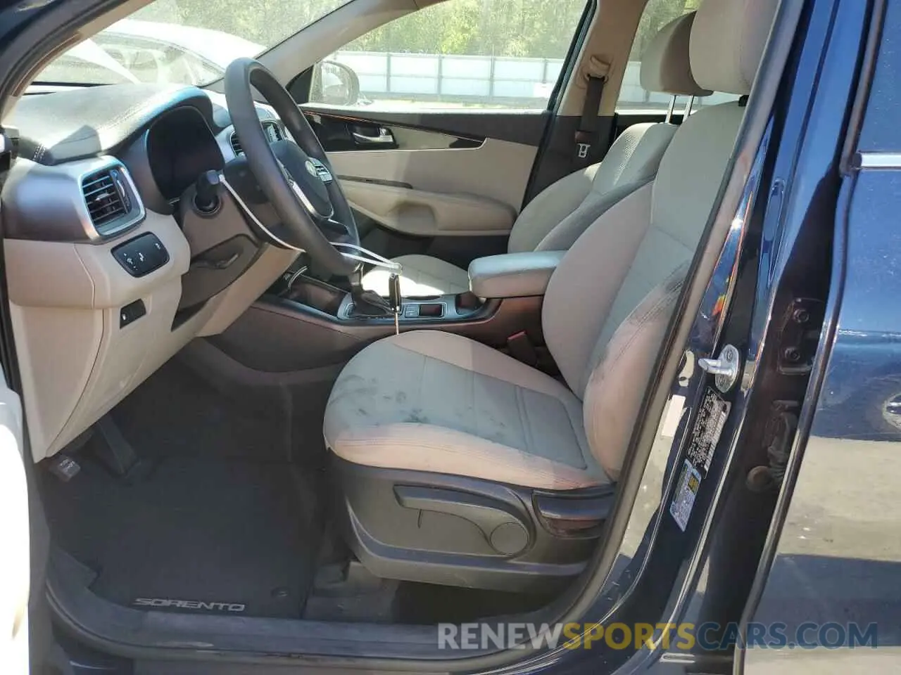 7 Photograph of a damaged car 5XYPG4A35KG433790 KIA SORENTO 2019