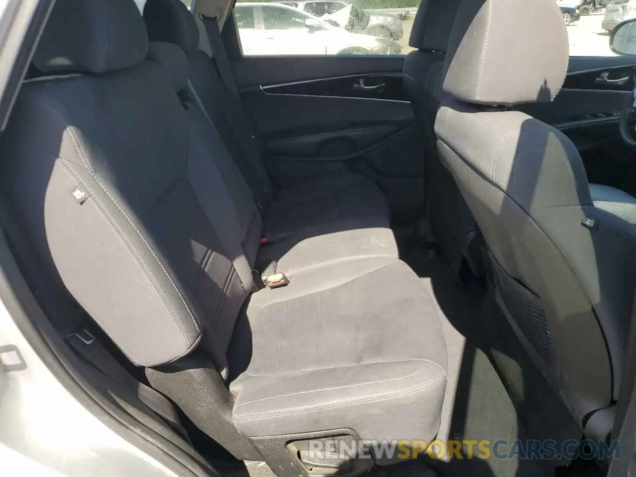 11 Photograph of a damaged car 5XYPG4A35KG454994 KIA SORENTO 2019