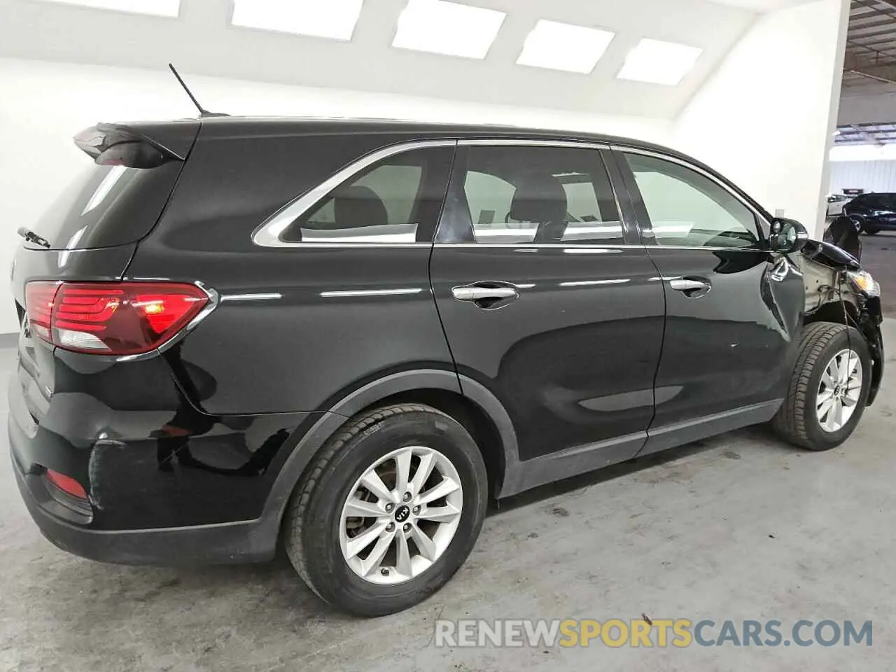 3 Photograph of a damaged car 5XYPG4A35KG472640 KIA SORENTO 2019