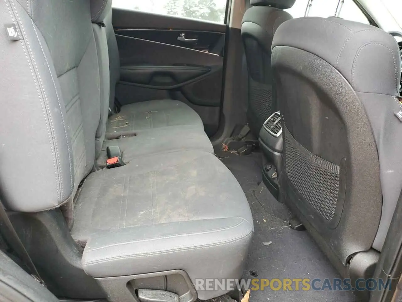 12 Photograph of a damaged car 5XYPG4A35KG479278 KIA SORENTO 2019