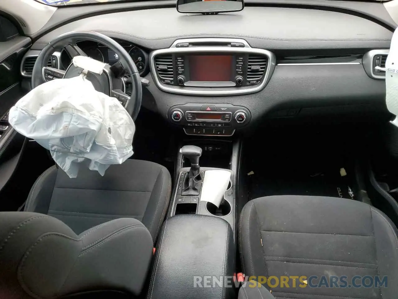 8 Photograph of a damaged car 5XYPG4A35KG479278 KIA SORENTO 2019